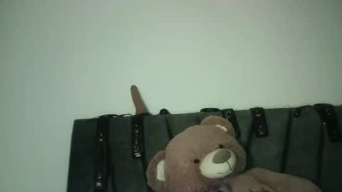 natalia online show from November 5, 2025, 4:01 am