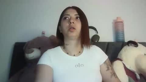 natalia online show from April 25, 2026, 7:44 pm