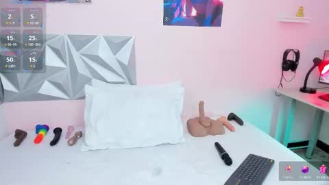 Natasha  online show from November 4, 2025, 1:21 pm