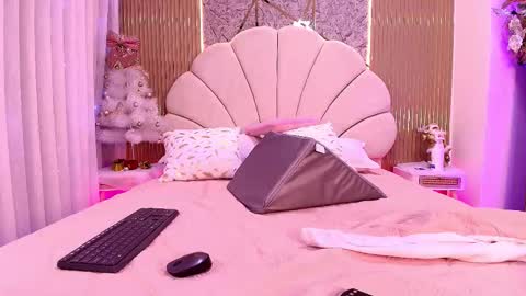 Snapshot of natasha_luna_ chatting on November 27, 2025, 7:38 pm Natasha online show from November 27, 2025, 7:38 pm