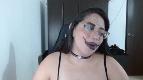 Snapshot of natashasmithe chatting on February 20, 2025, 2:18 am Natasha Smithe online show from February 20, 2025, 2:18 am