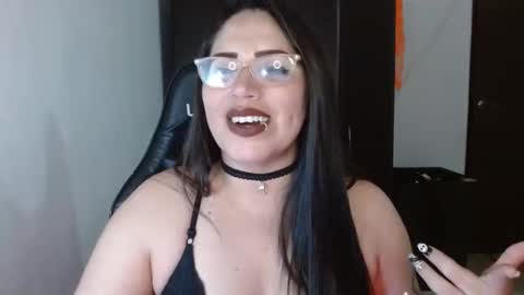 Snapshot of natashasmithe chatting on October 19, 2025, 1:17 am Natasha Smithe online show from October 19, 2025, 1:17 am