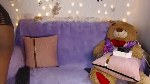 Snapshot of natazhaqueen chatting on October 21, 2025, 12:39 pm nathalia online show from October 21, 2025, 12:39 pm