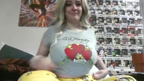 natbaby2002 online show from November 18, 2025, 1:11 am