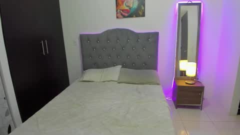 Snapshot of natha_rosse chatting on November 30, 2025, 2:04 am Nathalia Take surprises in our chat. 25tkns for a hot pic. Follow me. online show from November 30, 2025, 2:04 am