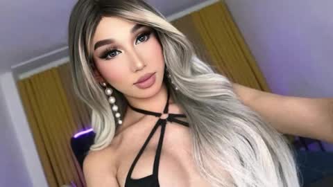 Snapshot of nathalie_hadid chatting on December 4, 2024, 4:10 am please follow me guyss online show from December 4, 2024, 4:10 am