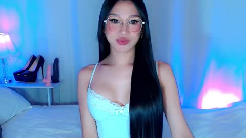 Snapshot of nathalie_hadid chatting on September 23, 2025, 12:24 am please follow me guyss online show from September 23, 2025, 12:24 am