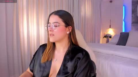 Snapshot of nathalie_rivers chatting on July 28, 2026, 4:39 pm NATHALIE online show from July 28, 2026, 4:39 pm