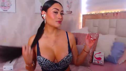 Snapshot of nathalierose_1 chatting on September 21, 2025, 2:51 pm Nathalie Rose online show from September 21, 2025, 2:51 pm