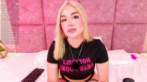 Snapshot of nathalieross1 chatting on June 9, 2026, 11:33 am Nathalie Ross online show from June 9, 2026, 11:33 am