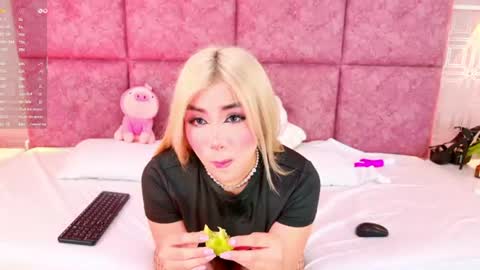 Snapshot of nathalieross1 chatting on June 10, 2026, 8:02 am Nathalie Ross online show from June 10, 2026, 8:02 am