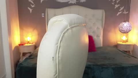 Snapshot of nathaly_blue chatting on December 6, 2024, 8:18 pm nathaly_blue online show from December 6, 2024, 8:18 pm