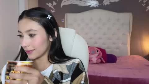 Snapshot of nathaly_blue chatting on January 21, 2025, 6:23 pm nathaly_blue online show from January 21, 2025, 6:23 pm