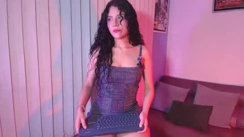 nathaly_evans18 online show from March 17, 2026, 5:22 am