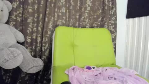 Snapshot of nathaly_love96 chatting on January 18, 2025, 12:02 am Nathaly online show from January 18, 2025, 12:02 am