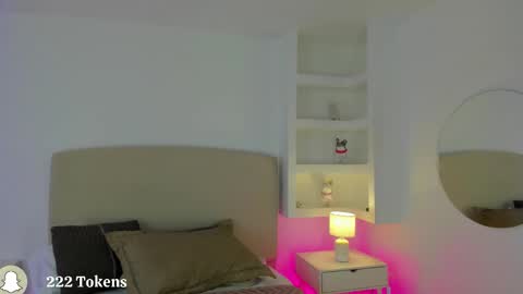 NATHALY  online show from December 19, 2025, 10:33 am