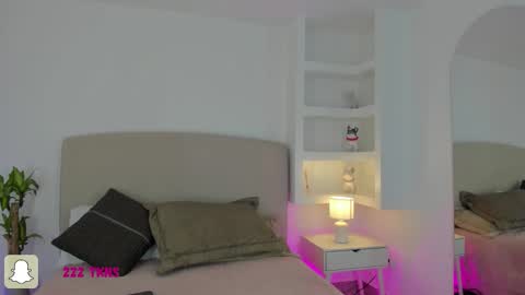 NATHALY  online show from February 25, 2026, 10:47 am