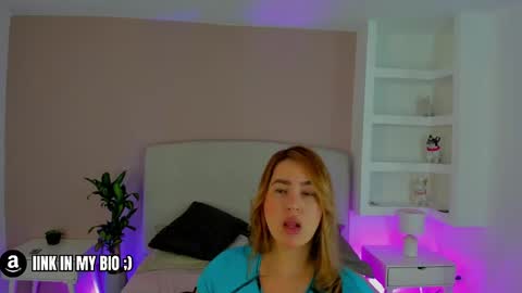 Snapshot of nathalyn05 chatting on May 8, 2026, 10:42 am NATHALY online show from May 8, 2026, 10:42 am