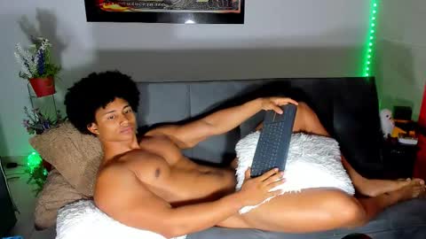 Snapshot of nathan_sexy247 chatting on October 19, 2025, 12:39 pm Nathan online show from October 19, 2025, 12:39 pm