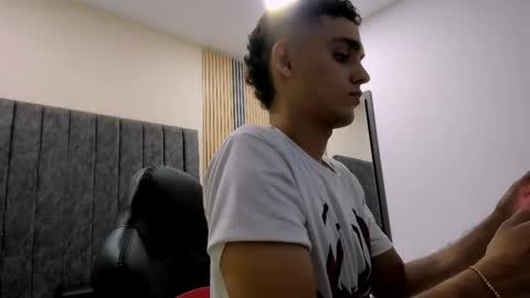 nathan_shimmer online show from April 26, 2026, 2:09 am