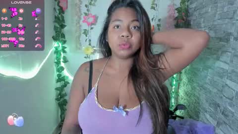 Snapshot of nathasha_jhonsom_ chatting on December 17, 2025, 8:20 am Naty online show from December 17, 2025, 8:20 am