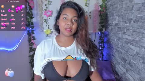 Snapshot of nathasha_jhonsom_ chatting on December 19, 2025, 7:48 am Naty online show from December 19, 2025, 7:48 am