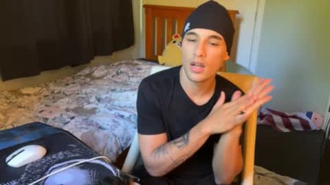 native_boy2 online show from February 3, 2026, 7:52 pm