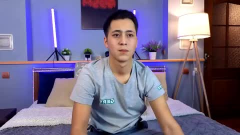 Dirk Diggler online show from March 17, 2026, 7:33 am