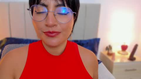 Snapshot of natty_bush chatting on April 16, 2026, 9:50 pm Nathalie online show from April 16, 2026, 9:50 pm