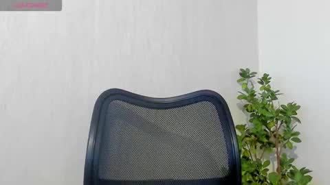 Snapshot of natural_form chatting on September 14, 2025, 2:38 pm peach online show from September 14, 2025, 2:38 pm