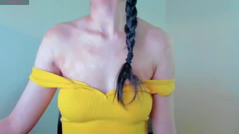 Snapshot of natural_form chatting on June 9, 2026, 8:37 am peach online show from June 9, 2026, 8:37 am