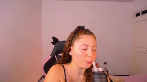 Snapshot of natural_ginger5 chatting on April 15, 2026, 10:32 pm natural_ginger5 online show from April 15, 2026, 10:32 pm