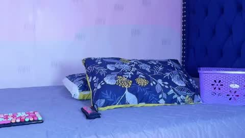 Gwen  online show from April 21, 2026, 7:39 pm