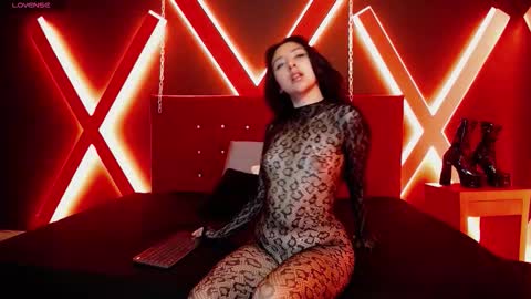 natuxxa online show from November 23, 2025, 3:50 am