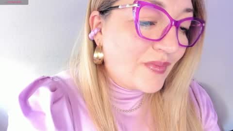 Nataly online show from May 5, 2026, 5:32 pm