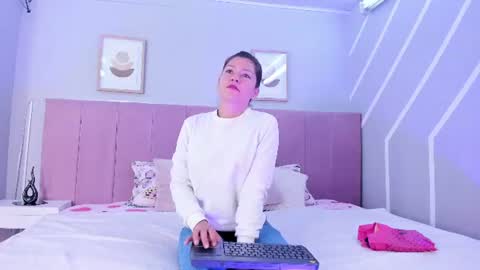 Snapshot of natybliss chatting on June 18, 2026, 5:19 am natybliss online show from June 18, 2026, 5:19 am