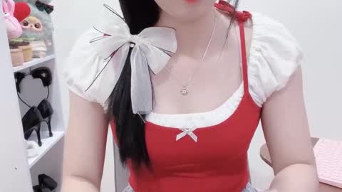 Kiki online show from December 4, 2025, 2:10 am