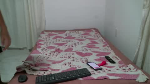 Snapshot of natyscoth chatting on January 19, 2025, 3:29 am online show from January 19, 2025, 3:29 am