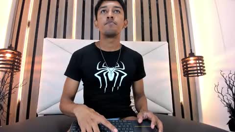 natzuki_ online show from February 1, 2026, 12:09 am