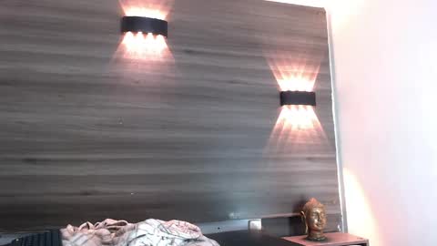 natzuki_ online show from May 2, 2026, 8:03 pm