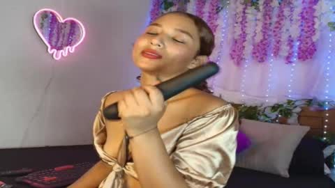 Snapshot of natzurit chatting on November 4, 2025, 5:45 pm Natzu online show from November 4, 2025, 5:45 pm