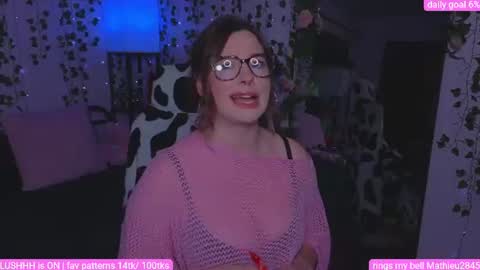 Snapshot of naughty_bella99 chatting on August 5, 2026, 12:24 am bella online show from August 5, 2026, 12:24 am