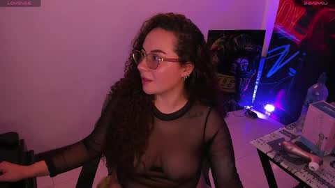 Snapshot of naughty_butt chatting on May 19, 2026, 4:08 am Megan online show from May 19, 2026, 4:08 am