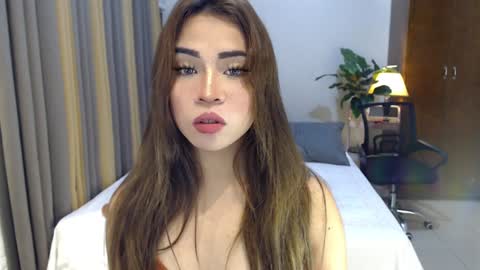 Snapshot of naughty_dreamerxxx chatting on December 18, 2024, 12:51 pm Queen Jess online show from December 18, 2024, 12:51 pm