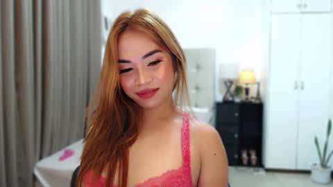 Snapshot of naughty_dreamerxxx chatting on June 22, 2026, 8:28 pm Queen Jess online show from June 22, 2026, 8:28 pm