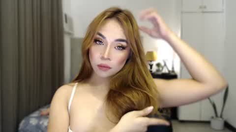 Snapshot of naughty_dreamerxxx chatting on July 15, 2026, 7:35 am Queen Jess online show from July 15, 2026, 7:35 am