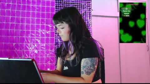 Em  please help me reach 100 thumbs up 3 online show from March 6, 2025, 9:25 am