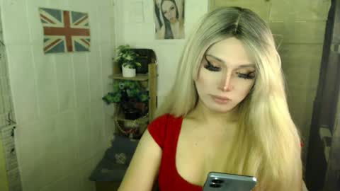 Snapshot of naughty_kim20 chatting on June 18, 2026, 1:17 am alexa online show from June 18, 2026, 1:17 am