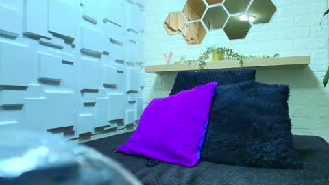 Snapshot of naughty_kittenm chatting on March 6, 2025, 10:20 am Kitten online show from March 6, 2025, 10:20 am