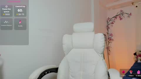 Snapshot of naughty_sexy_girl_1 chatting on June 18, 2026, 12:22 am Lau online show from June 18, 2026, 12:22 am